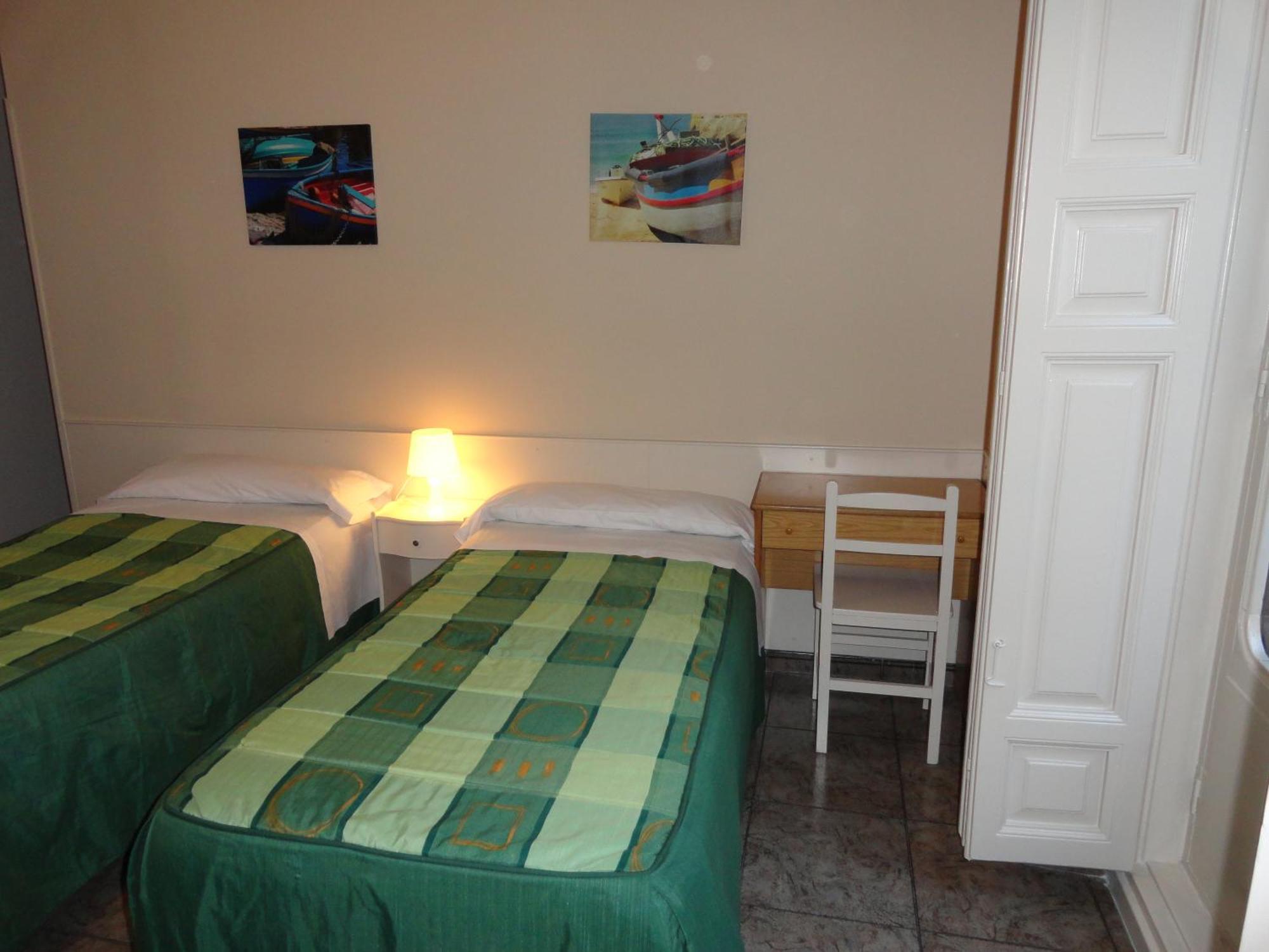 Hostal Alistana Madrid Exteriör bild