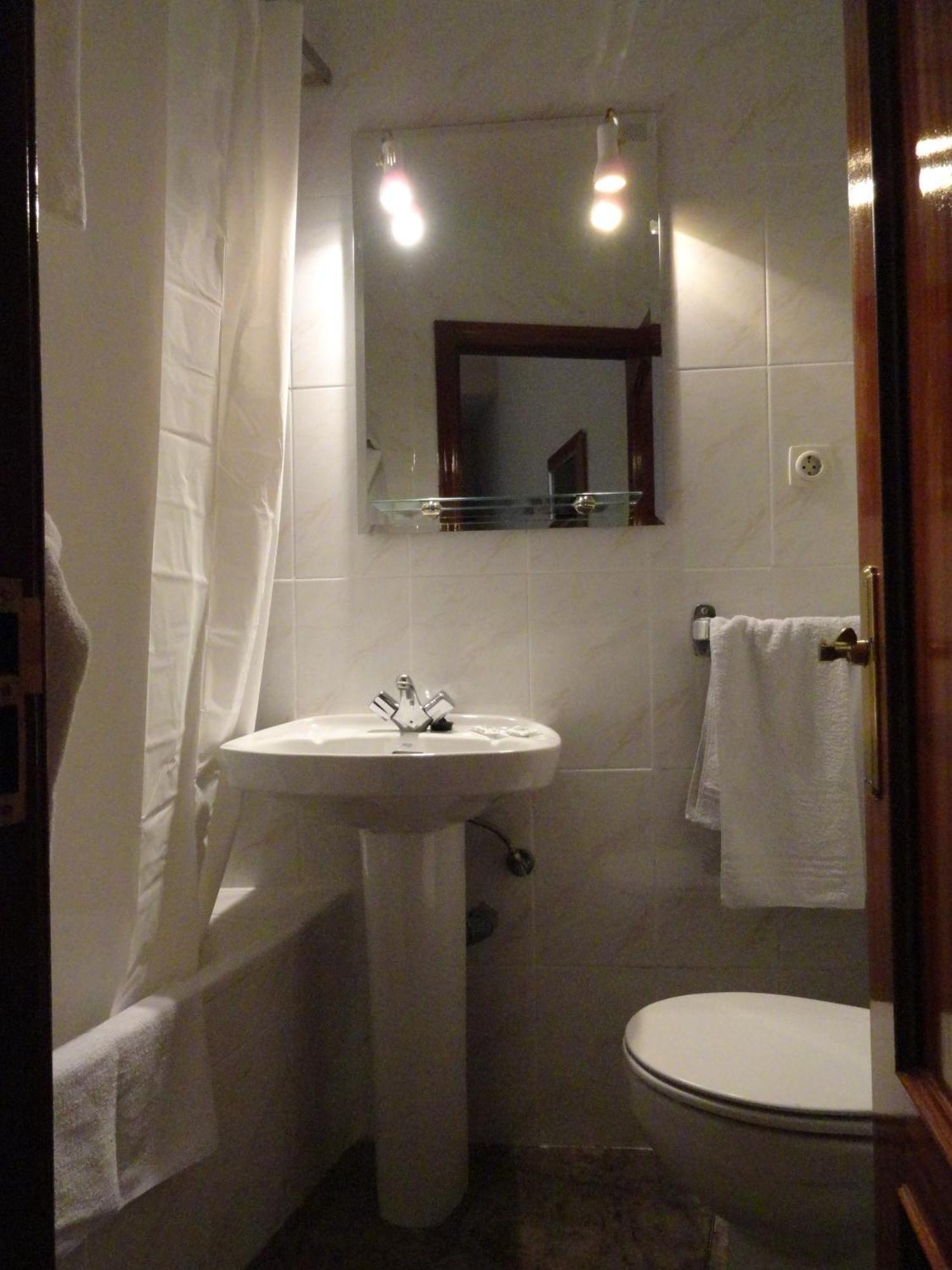 Hostal Alistana Madrid Exteriör bild