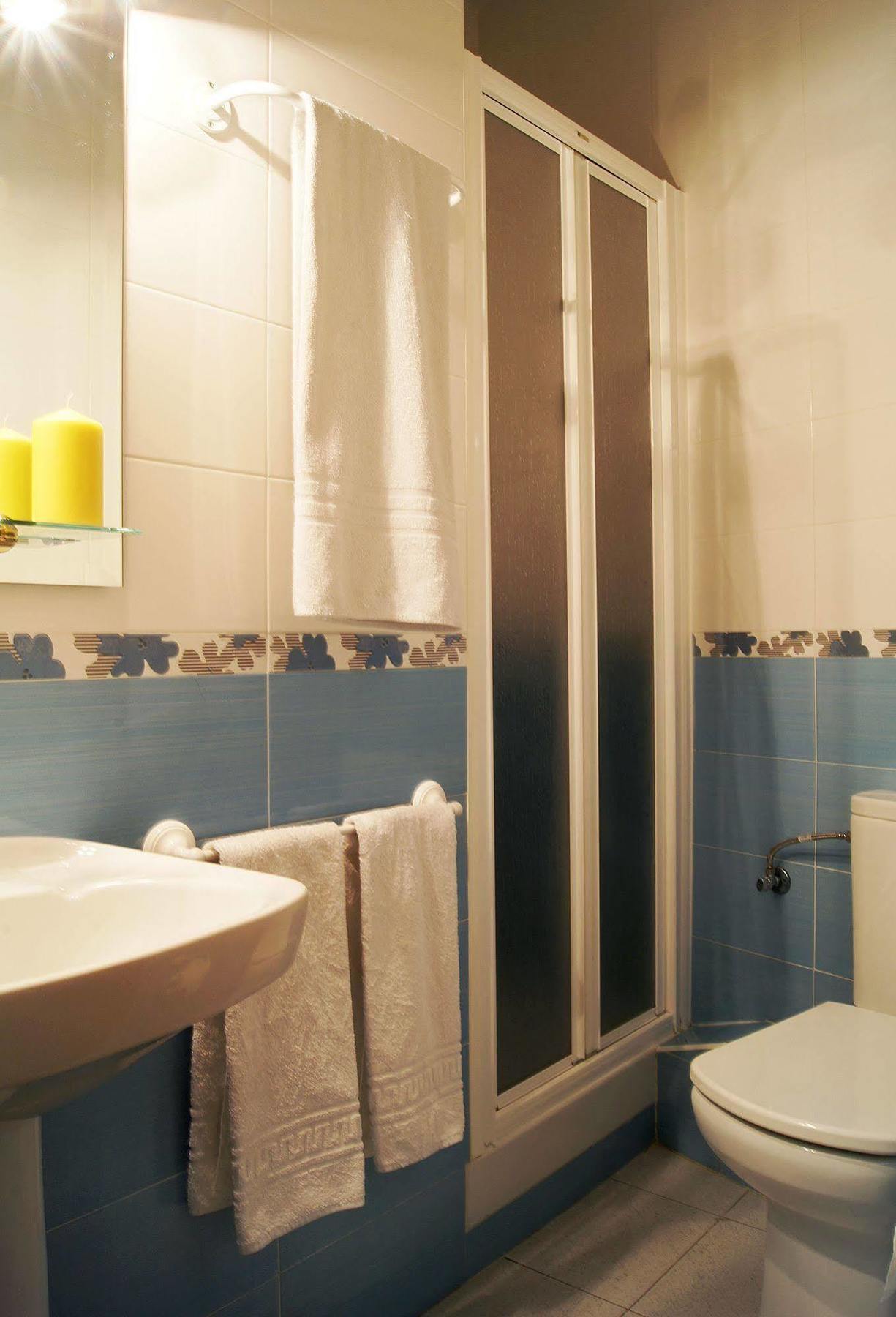 Hostal Alistana Madrid Exteriör bild