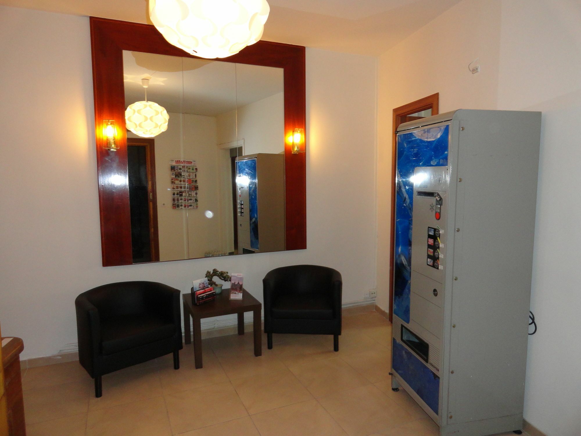 Hostal Alistana Madrid Exteriör bild