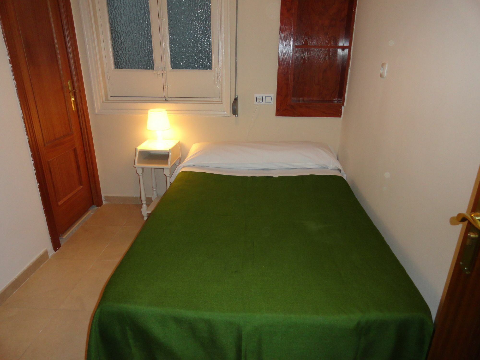 Hostal Alistana Madrid Exteriör bild