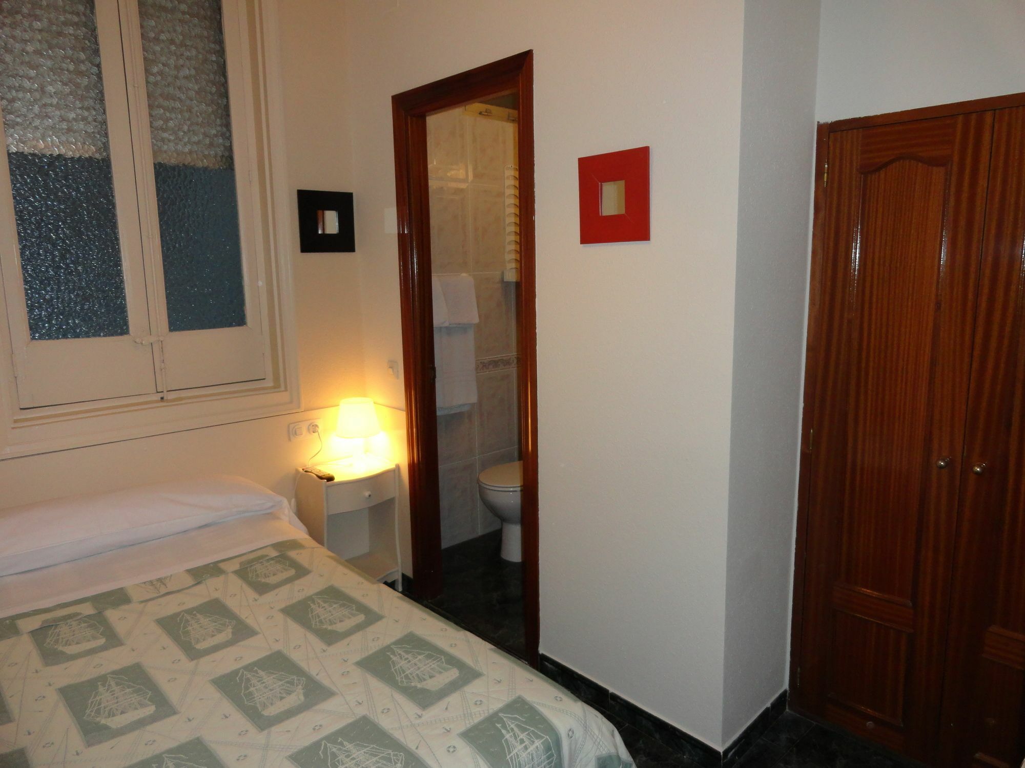 Hostal Alistana Madrid Exteriör bild