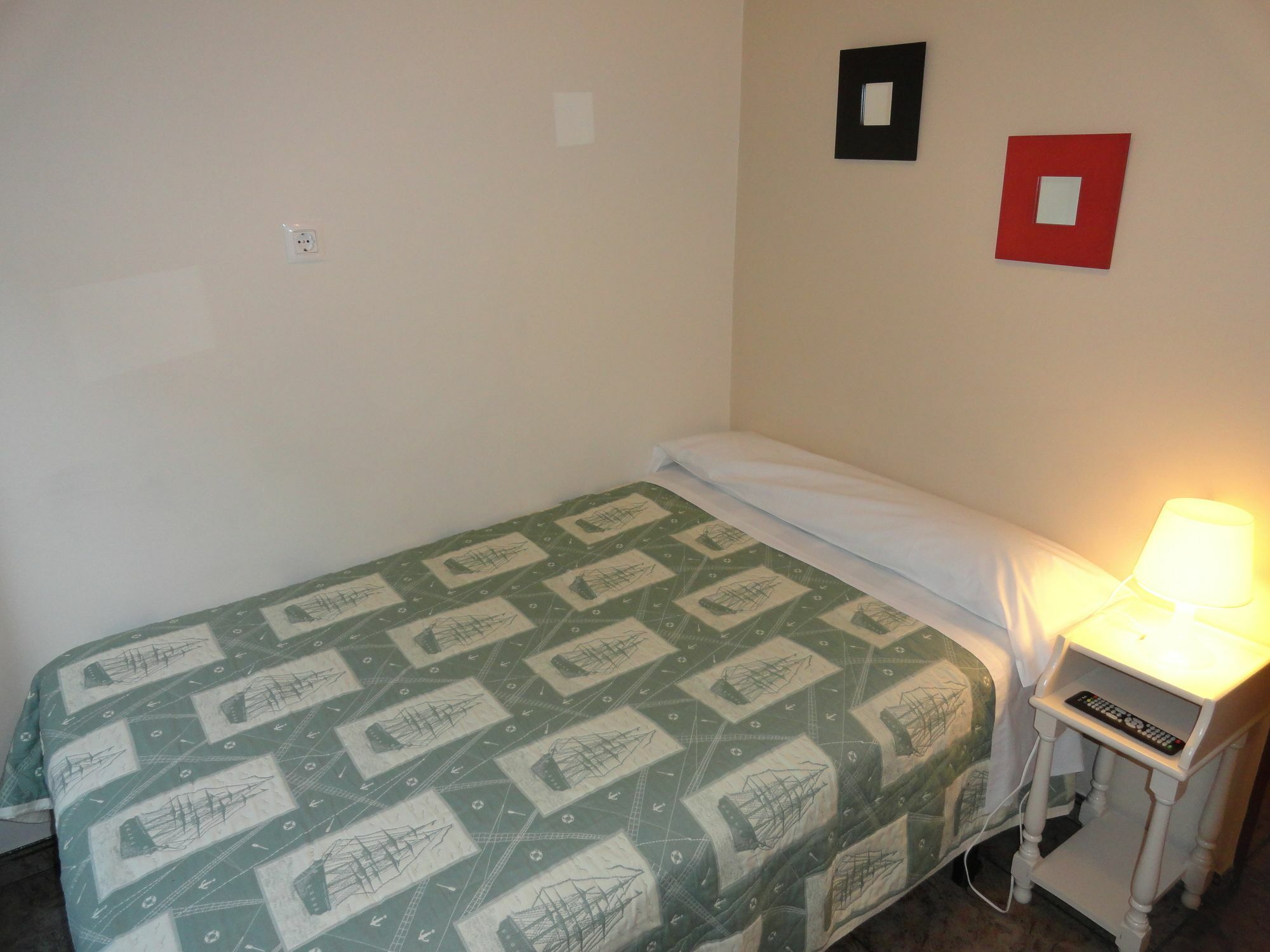 Hostal Alistana Madrid Exteriör bild